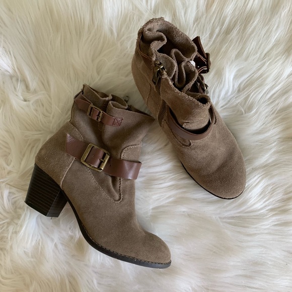DV Dolce Vita Suede Ankle Booties - Picture 7 of 8